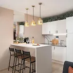Daire Kikiana House