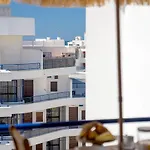 Kikiana House *